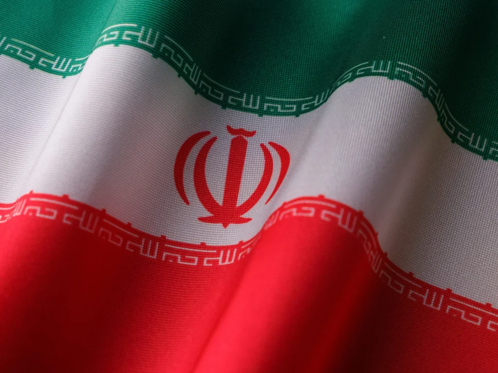 Irán advierte a vecinos sobre sanciones de EE.UU. y cooperación con Trump