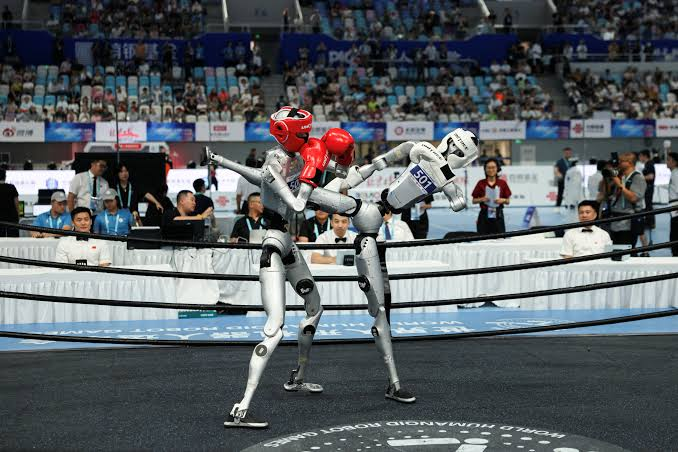 Robots humanoides chinos destacan en Juegos de Beijing superando récords humanos