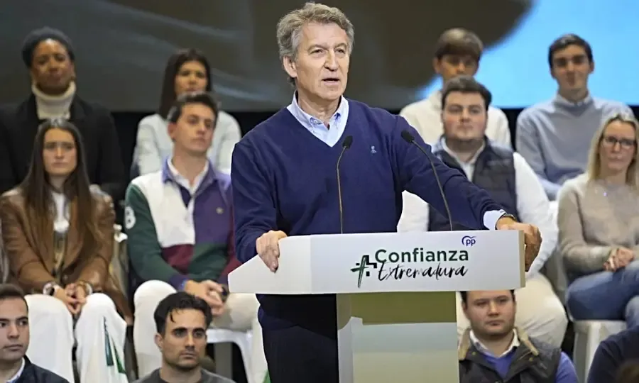Feijóo solicita confinamiento de Ceuta por riesgo sanitario y aborda migración