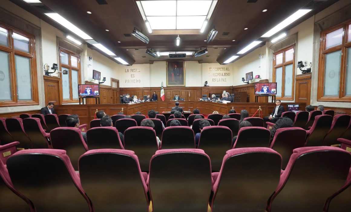 Corte aplaza votación de reforma que afecta a Grecia Quiroz
