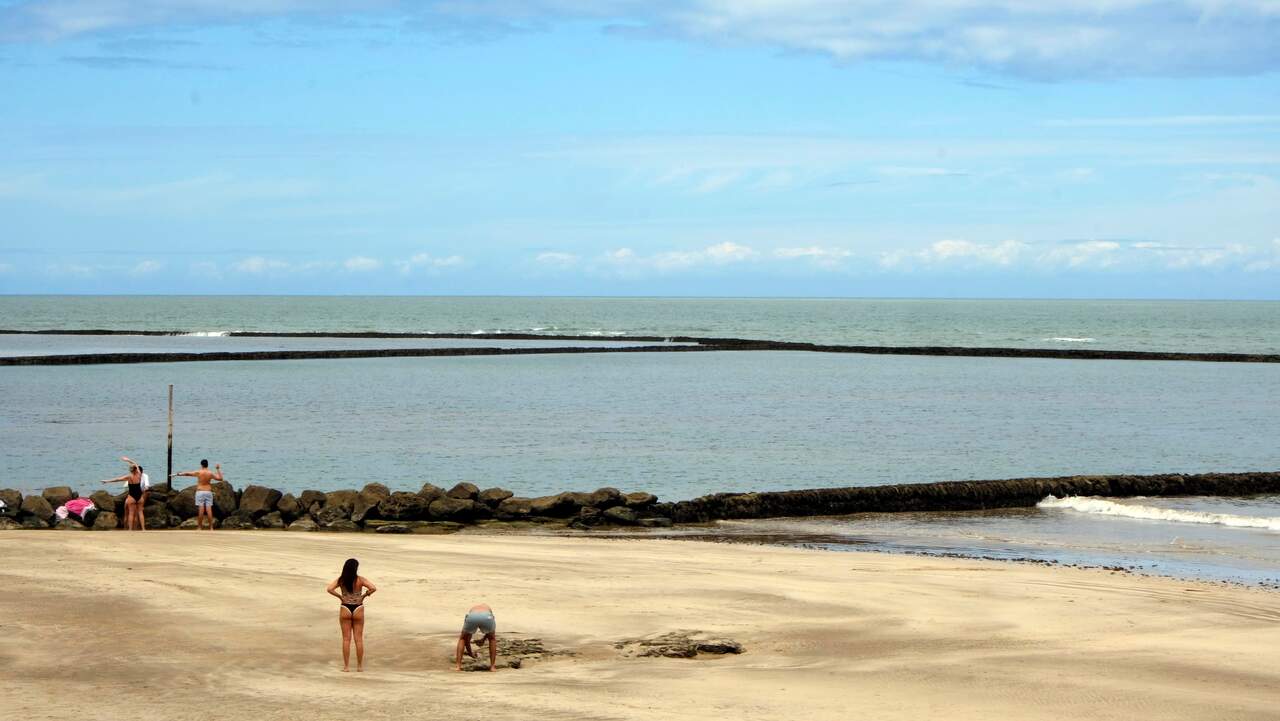 Prohibido baño en cinco playas de Rota, Puerto Real y El Puerto por bacterias