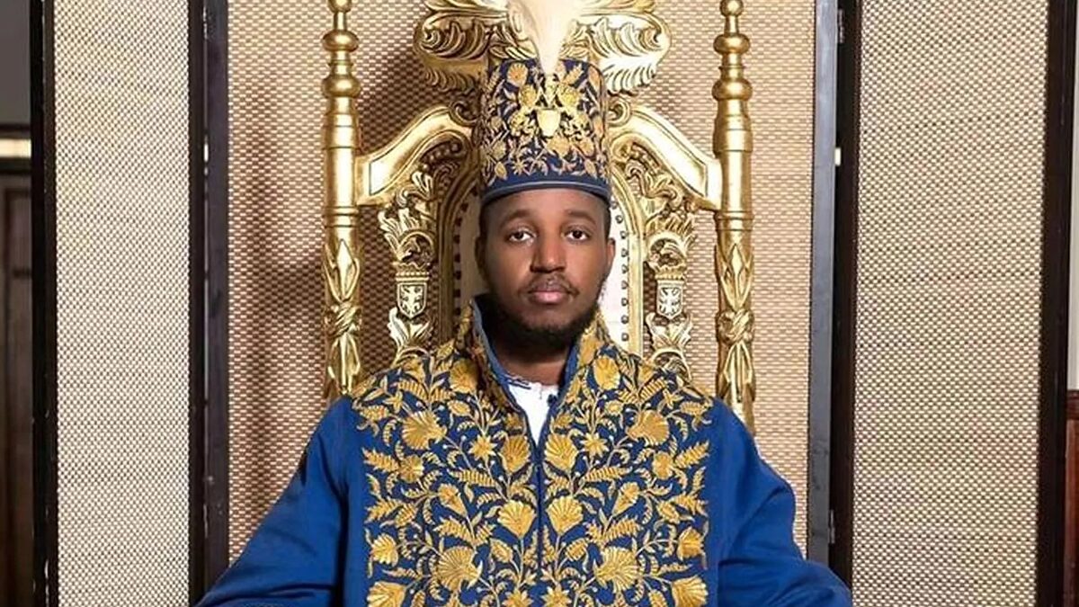 Muere Oyo Nyimba, rey de Tooro y monarca más joven del mundo