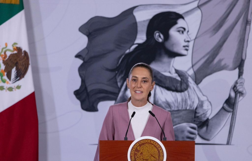Sheinbaum propone prohibir uso de celulares en escuelas