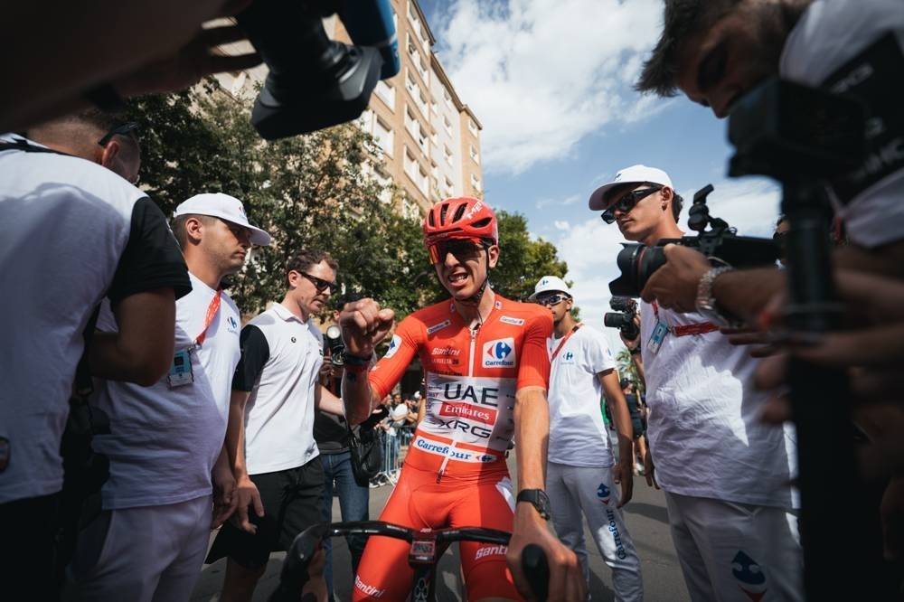 Pogačar abandona la Vuelta tras caída en la octava etapa