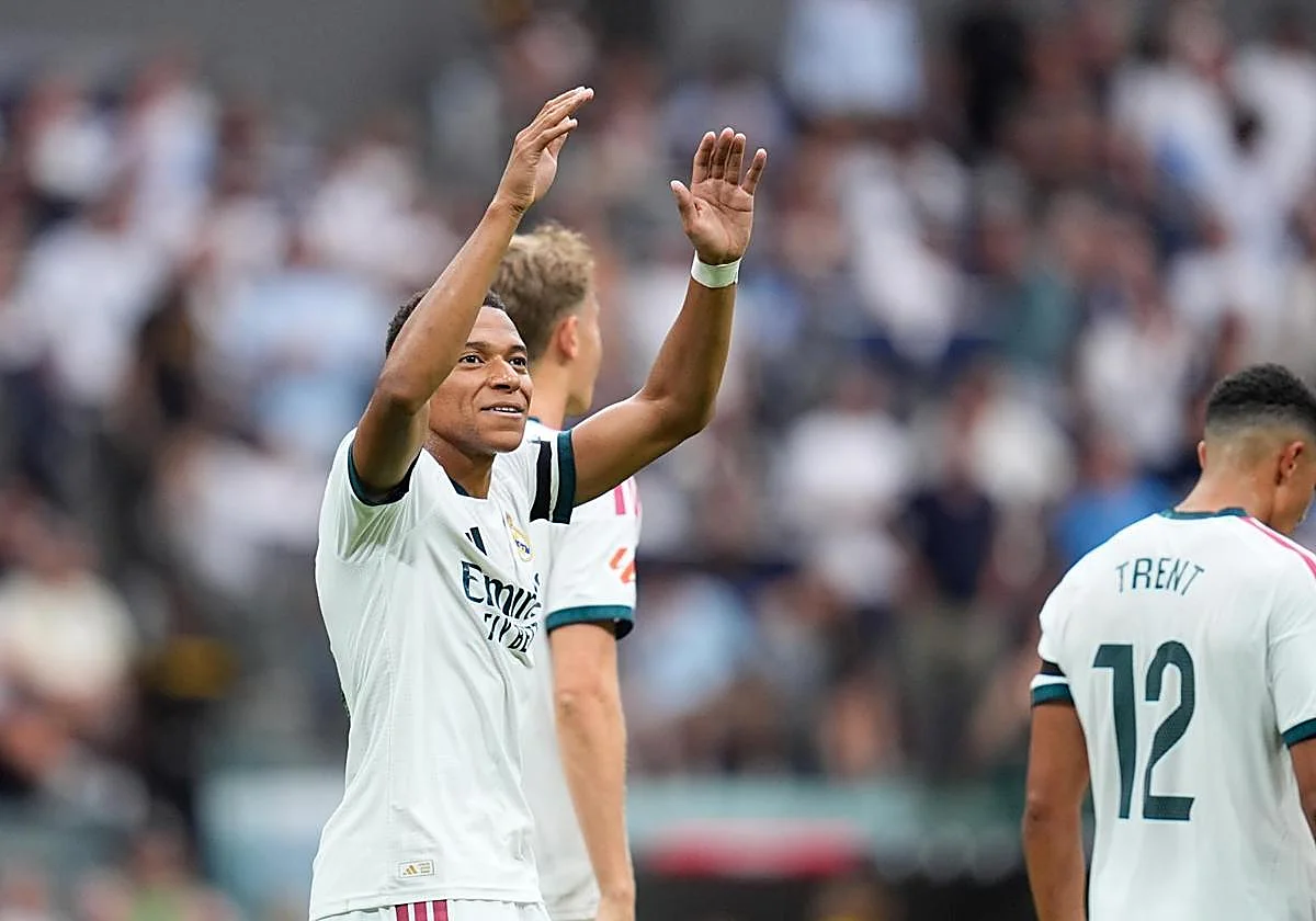 Mbappé dedica gol a Ester Expósito en partido en el Bernabéu