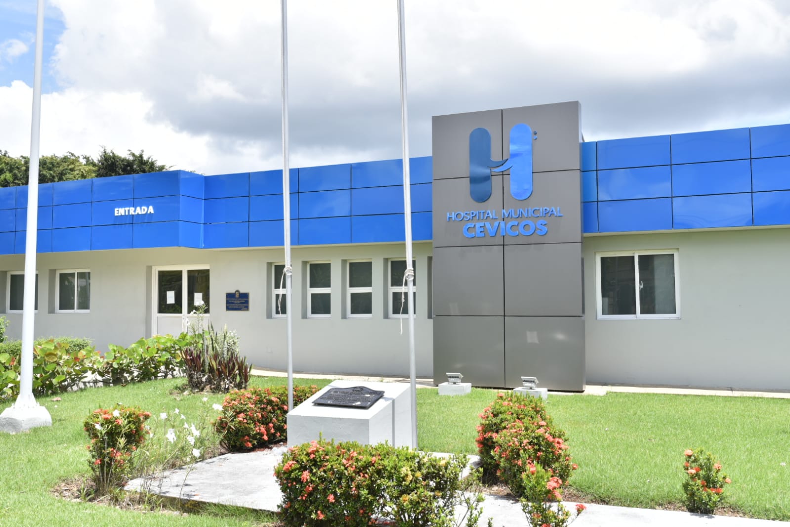 Director del SNS supervisa hospitales y centros de la Red Pública