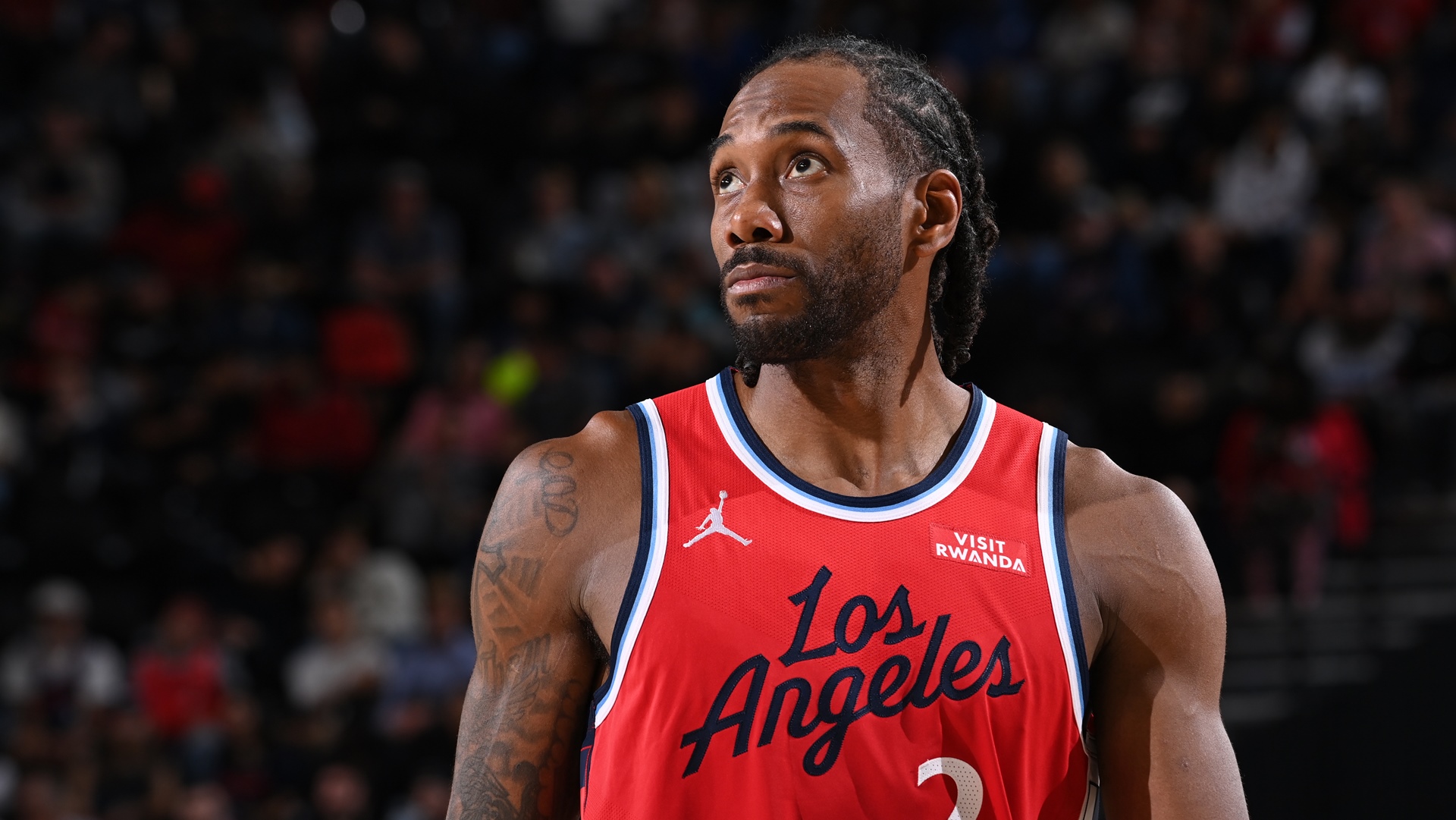 NBA sanciona a Clippers y Kawhi Leonard por límite salarial