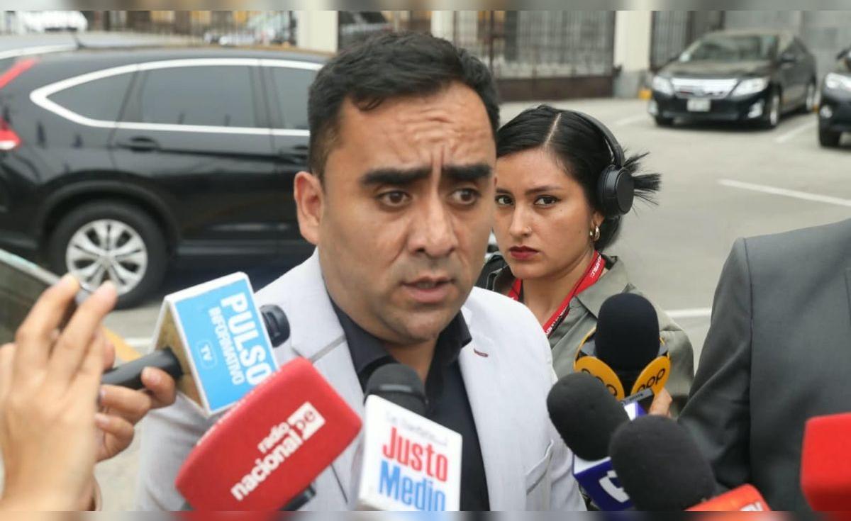 Diputado Marlon Aguirre permanecerá en Juntos por el Perú