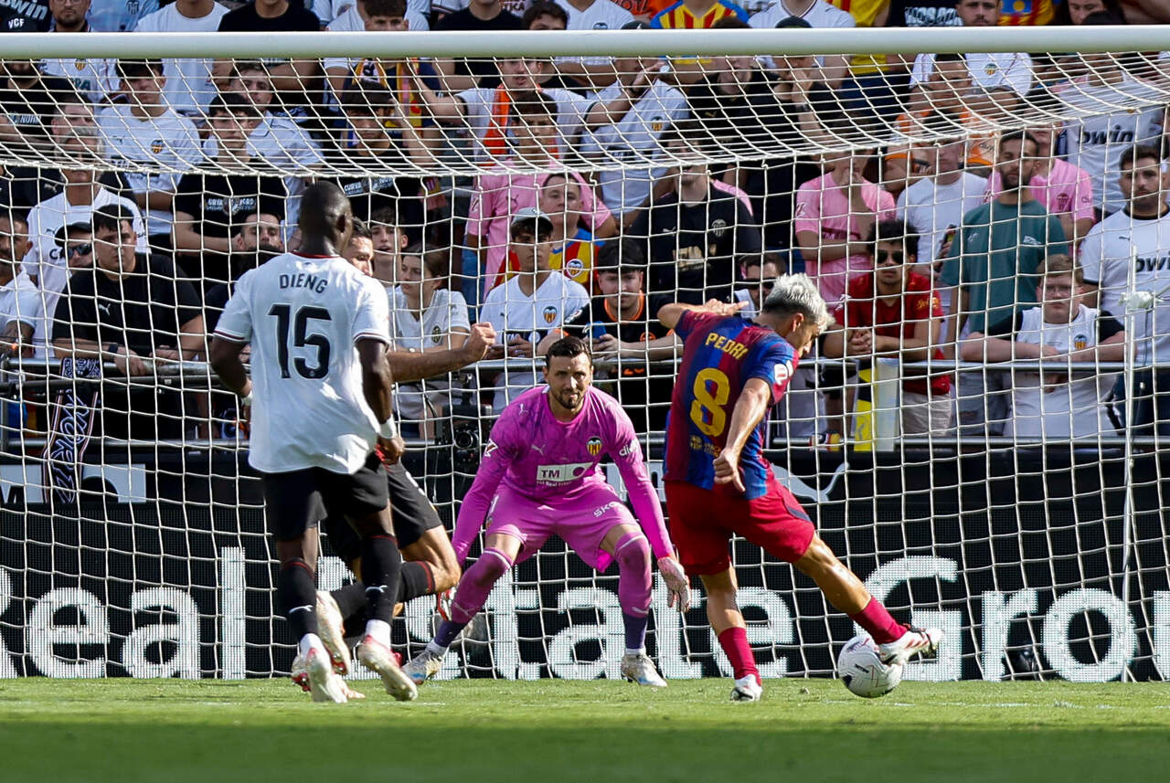 Barcelona vence al Valencia bajo supervisión de Kiat Lim