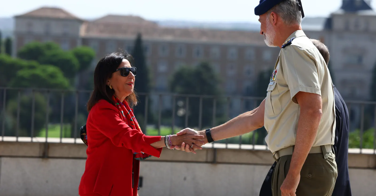 Rey Felipe VI se reúne con Robles y mandos militares para analizar defensa en Ceuta