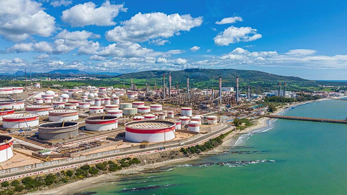 Imaz explica crisis del petróleo y critica a Europa por despreciar refino