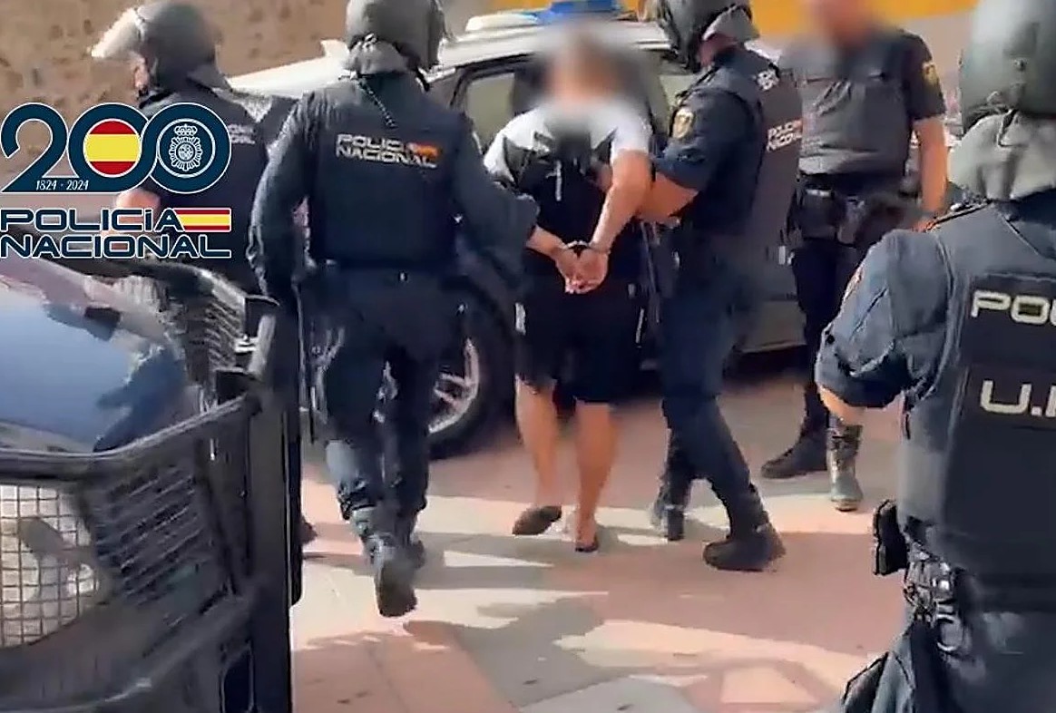 Desmantelan en Ceuta red que cobraba 900 euros por dormir en garaje a inmigrantes