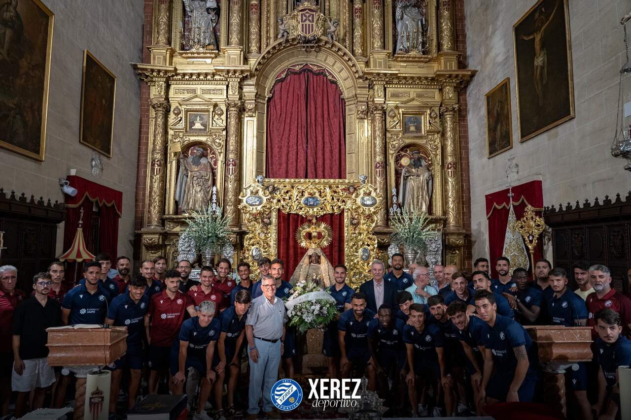 Xerez DFC inicia la novela de la Merced con ofrenda floral