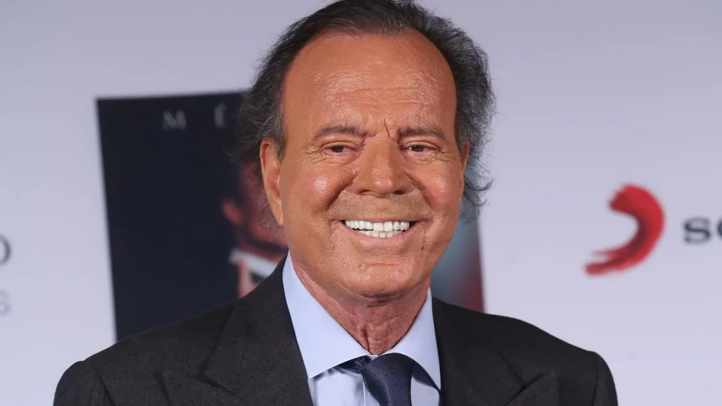 Extrabajadoras de Julio Iglesias piden investigación judicial