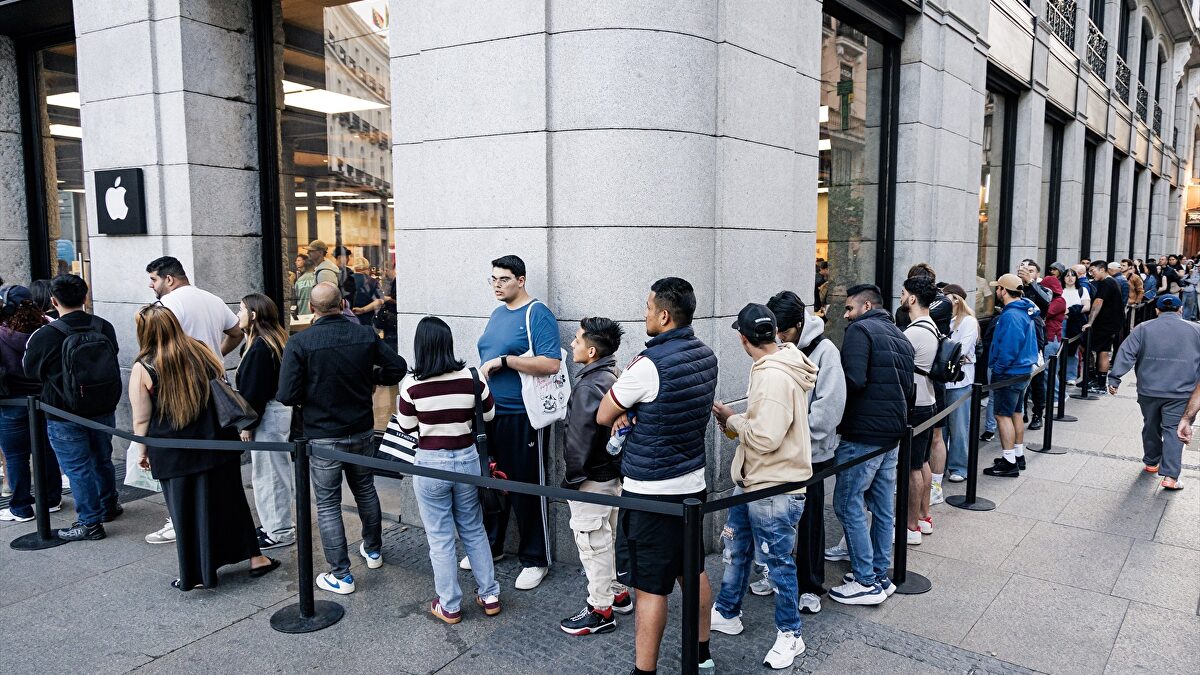 Razones de las largas filas en tiendas de grandes marcas
