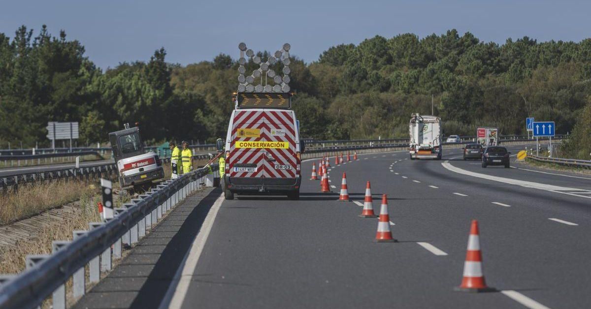 Obras y tráfico lento en la A-52 en Ourense