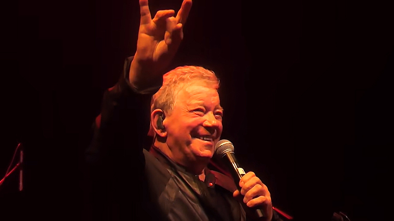 William Shatner ofrece su primera actuación musical a los 95 años