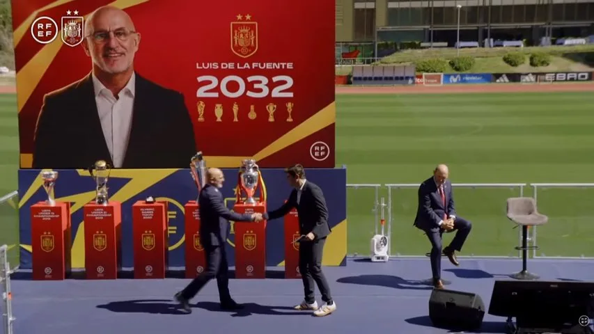 Luis de la Fuente renueva como seleccionador nacional hasta 2032