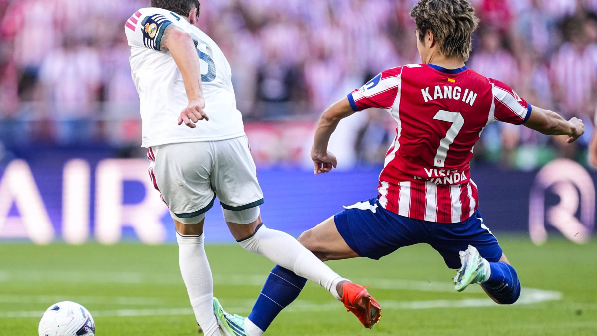 Mateu Lahoz comenta reacción que evitó roja a Kang-In Lee