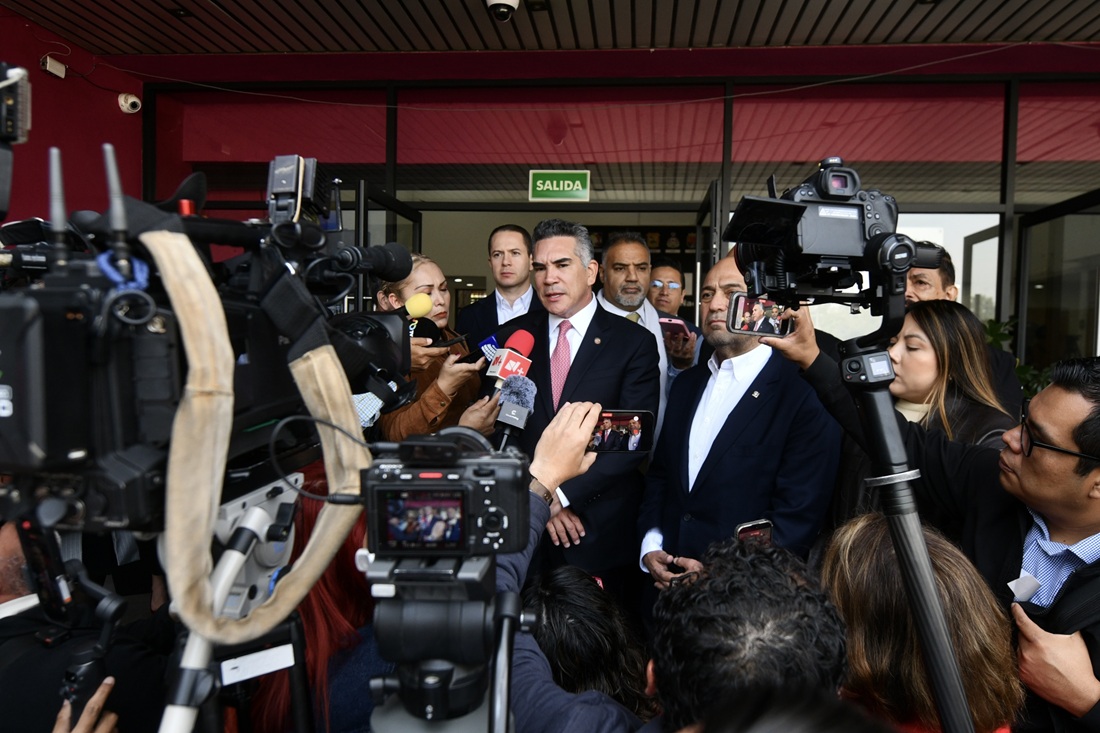 INE ordena a Alito Moreno retirar acusaciones de narcopartido