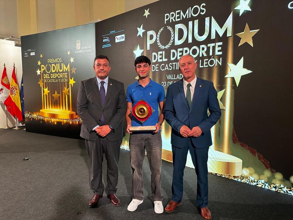Óscar Arribas recibe Premio Podium del Deporte en Valladolid