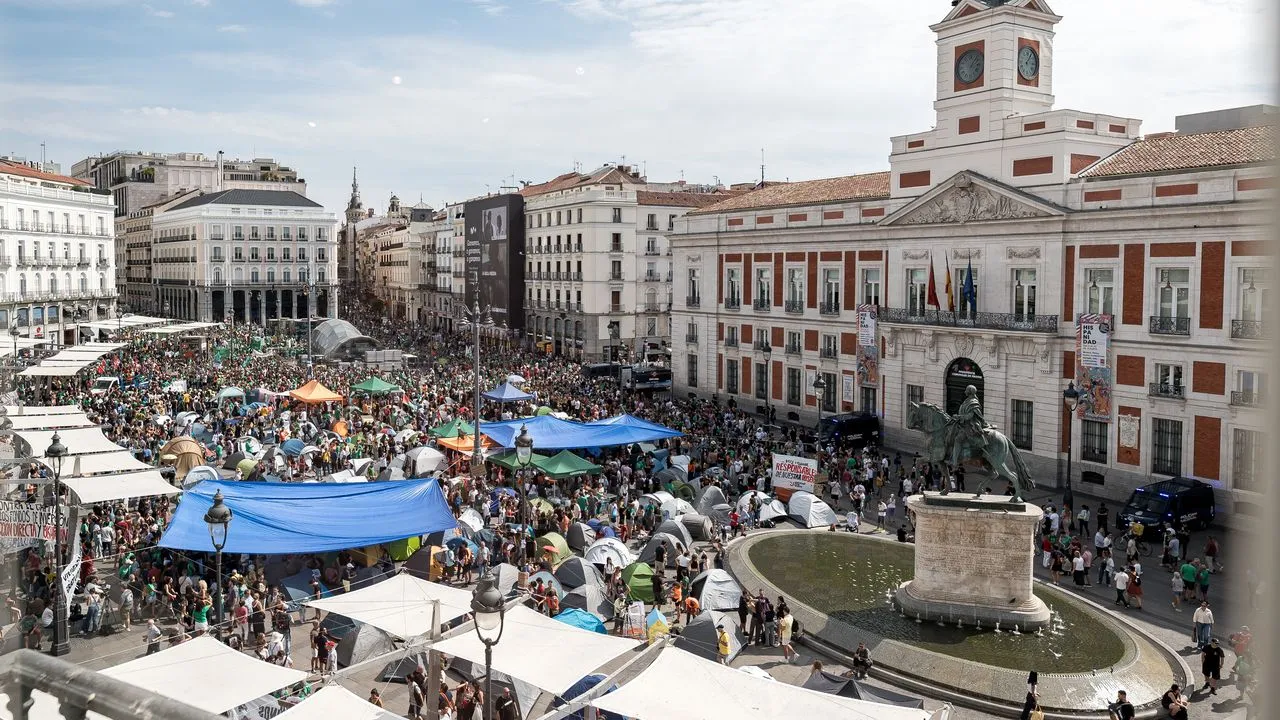 Acampados en Puerta del Sol de Madrid expresan sensación positiva
