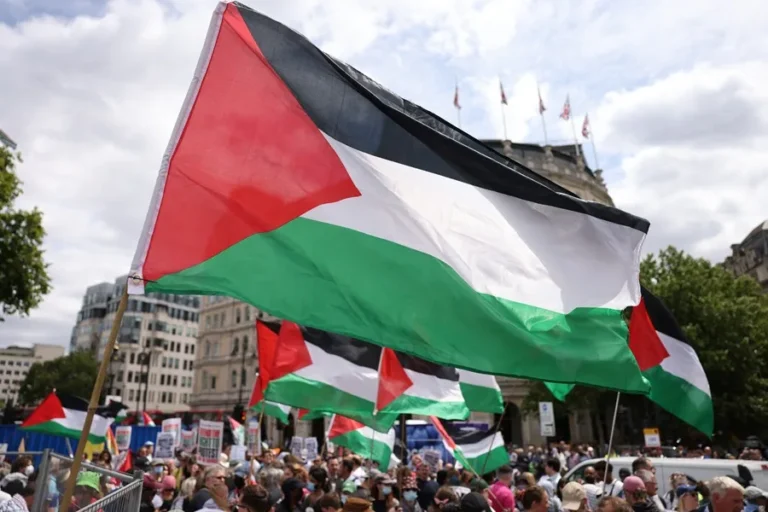 Irlanda muestra gesto de brazaletes negros y sin saludo en partido contra Israel