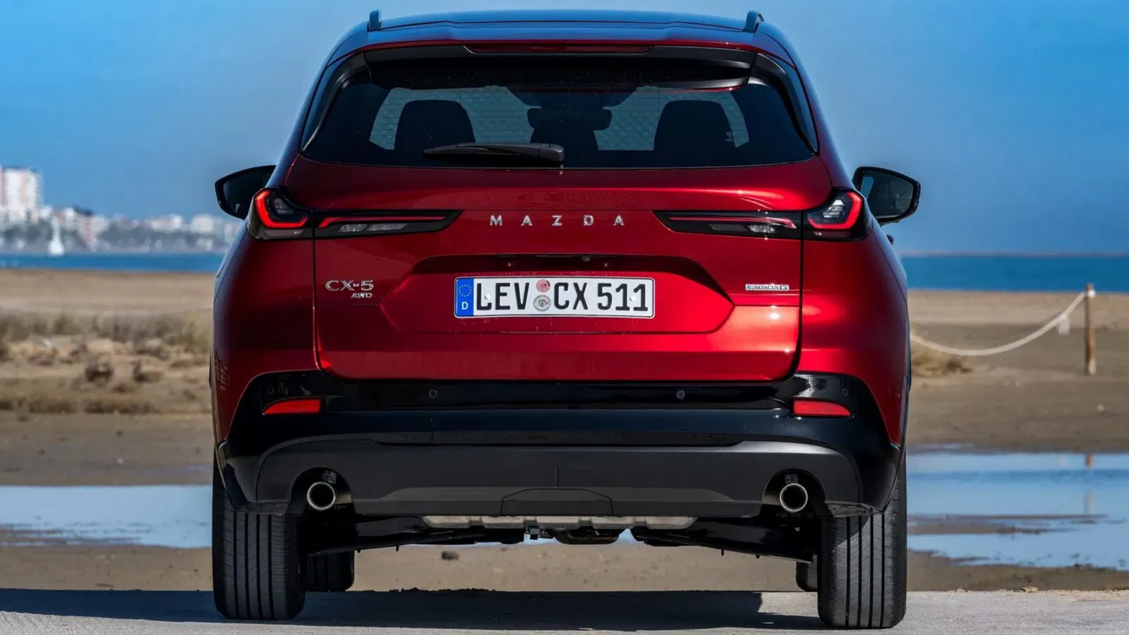 Mazda CX-5 2026 es 11,200 € más barato que Toyota RAV4 con diseño japonés y motor resistente