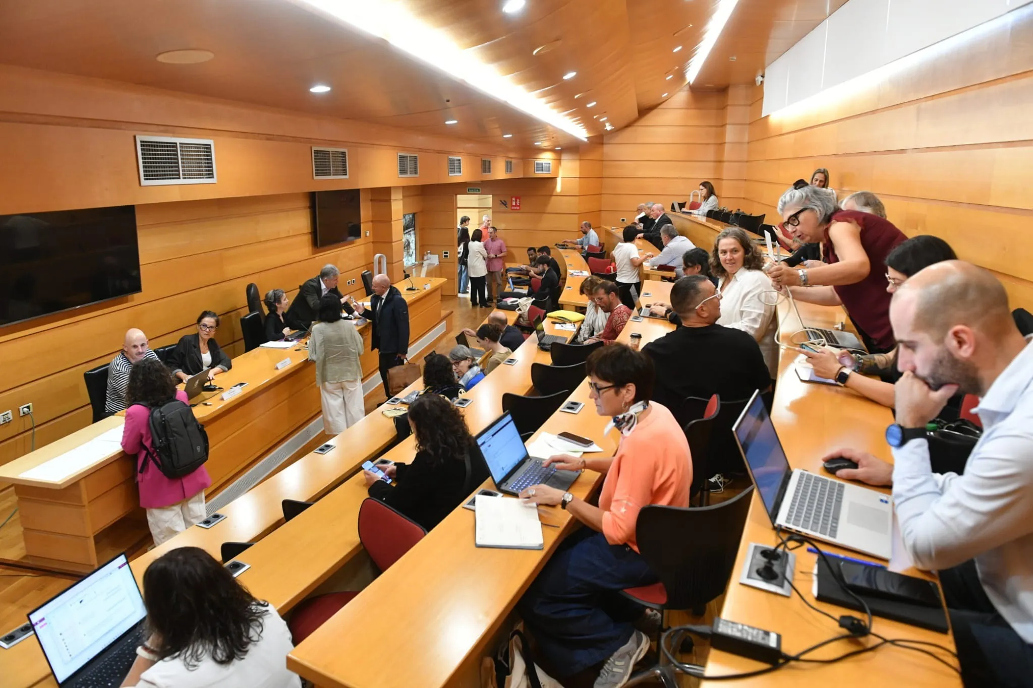 UDC aprueba convocatoria de 67 plazas docentes e investigadoras
