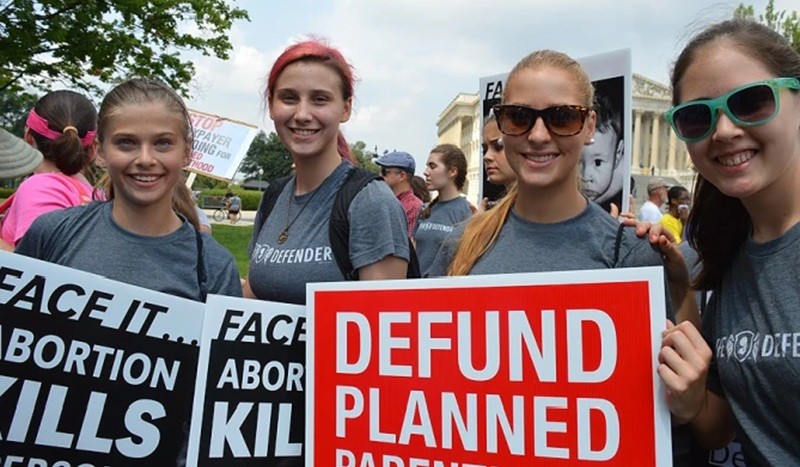 128 congresistas republicanos piden investigar a Planned Parenthood por posible fraude