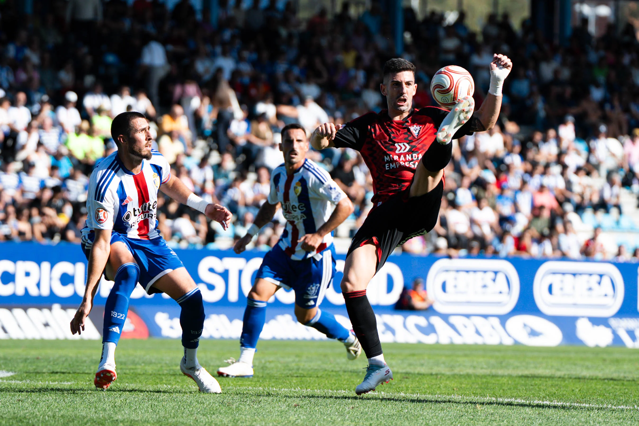 Mirandés no logra ganar en Ponferrada