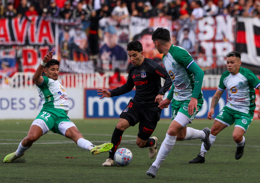 Colo Colo enfrenta a Puerto Montt en busca de semifinales