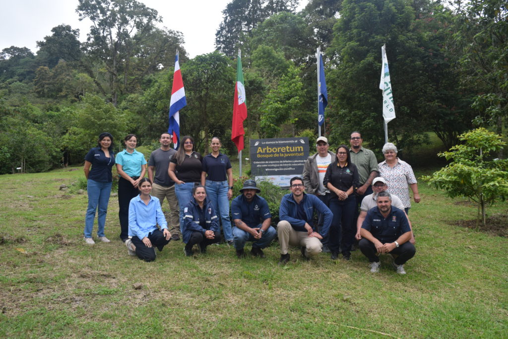 Once gobiernos locales comparten experiencias sobre sistemas alimentarios y gestión ambiental