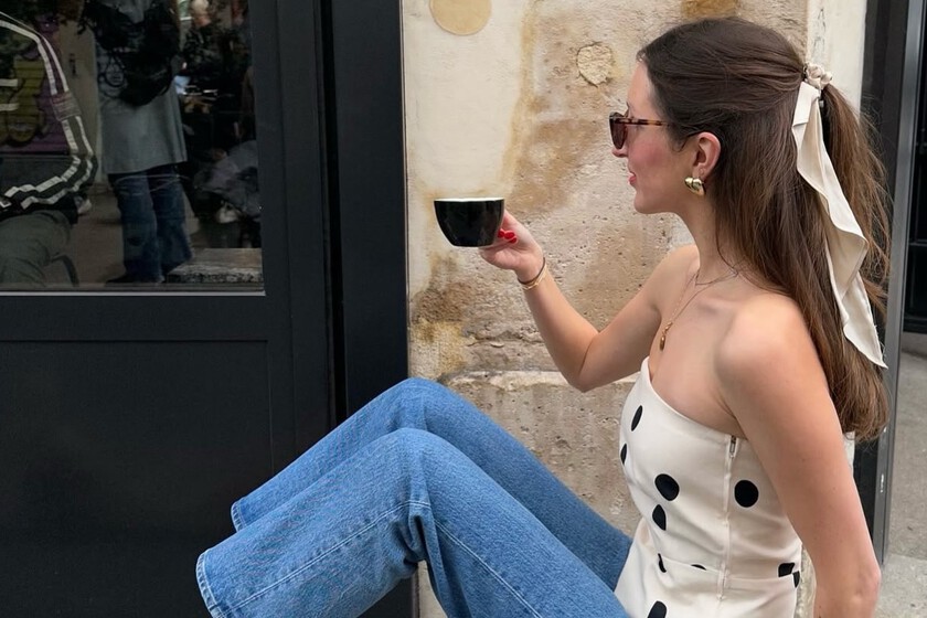 Zara lanza bailarinas versátiles con lunares para entretiempo