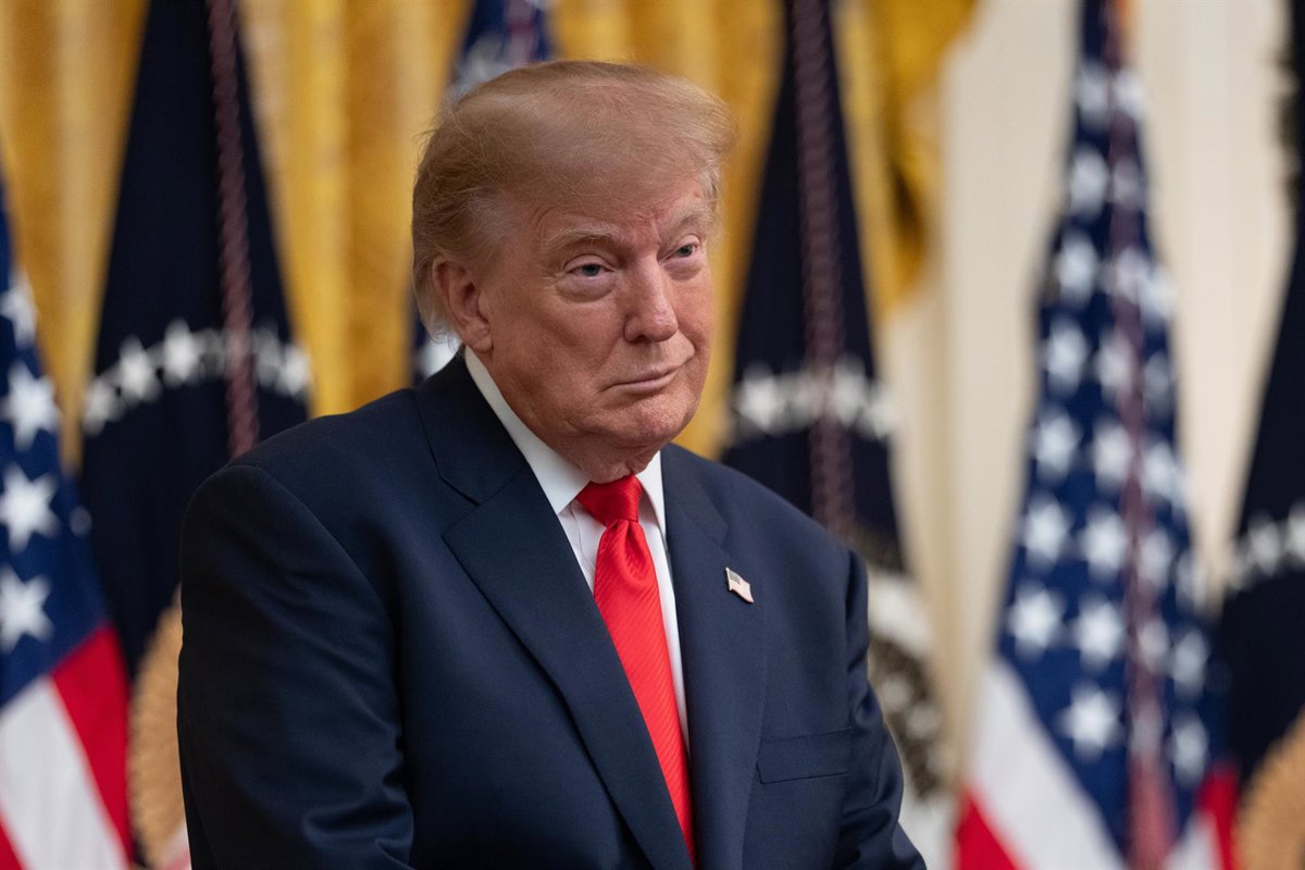 Trump critica a la nueva Nobel de la Paz y cuestiona el premio