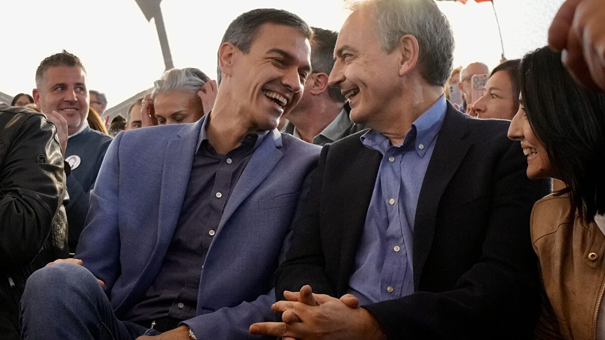 PSOE mantiene incógnita sobre papel de Zapatero en campaña