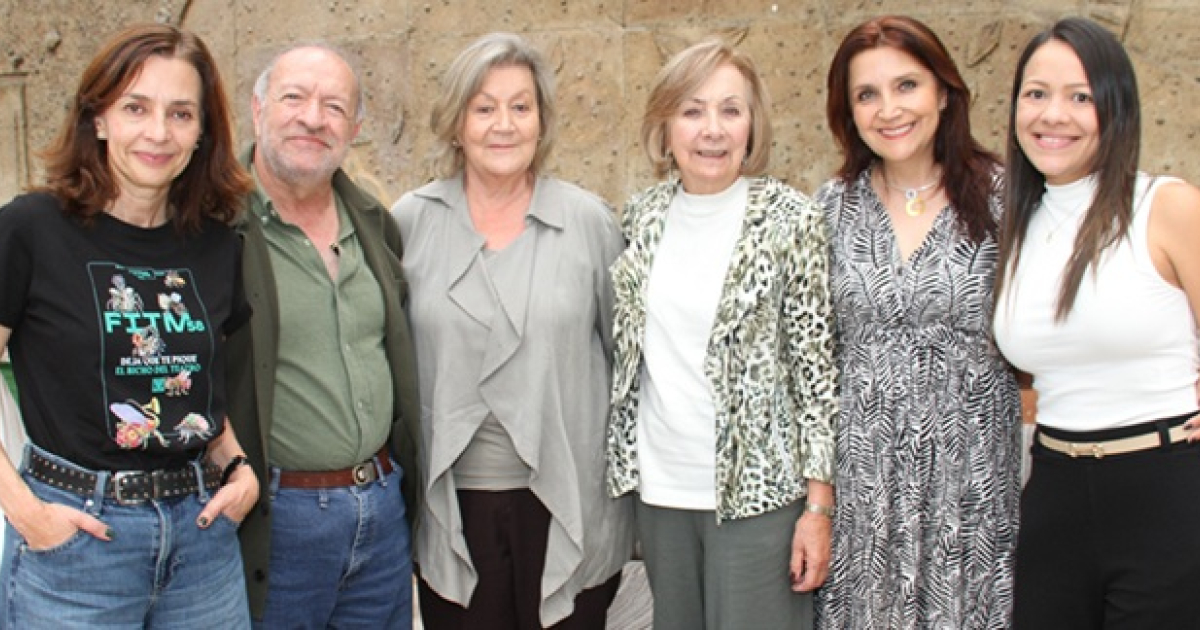 Asistentes al VIII Congreso Iberoamericano de Teatro en Club Manizales