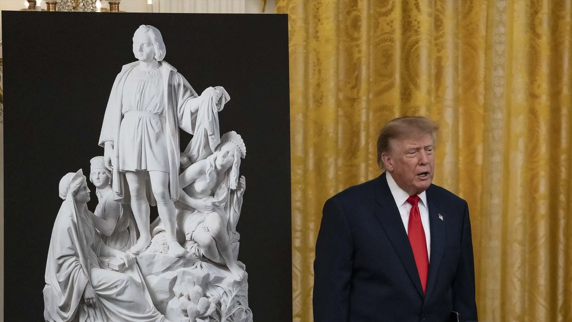 Trump elogia a Cristóbal Colón por abrir camino a EEUU