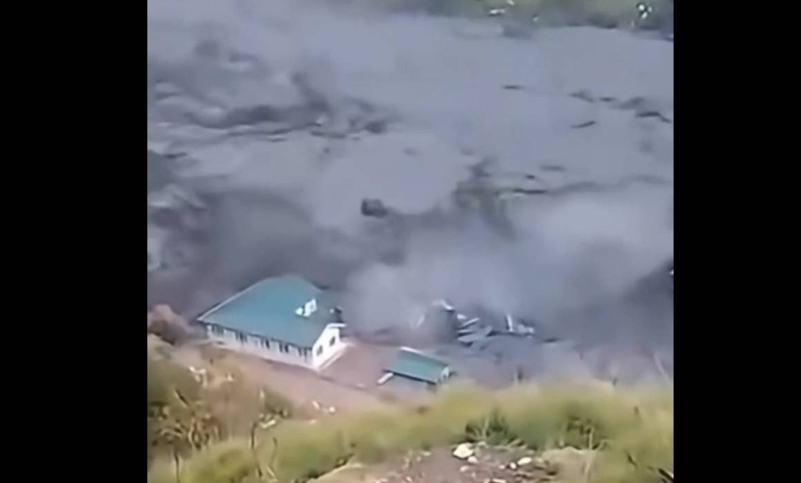 Inundación repentina afecta mercados y viviendas en Nepal