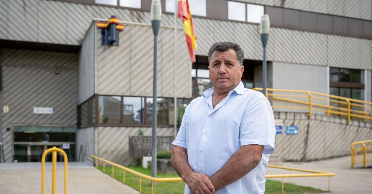 Víctor se jubila tras años cuidando la Comisaría de Policía en Ourense