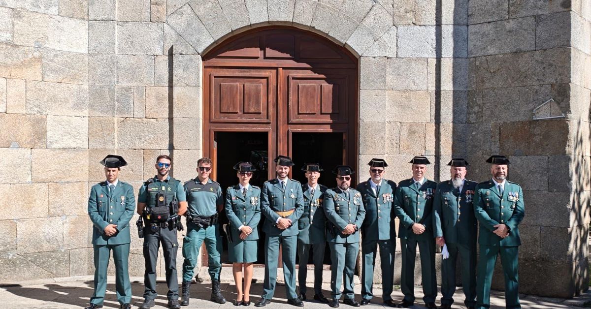 Galería: cuarteles de la Guardia Civil en Ourense celebran a su patrona