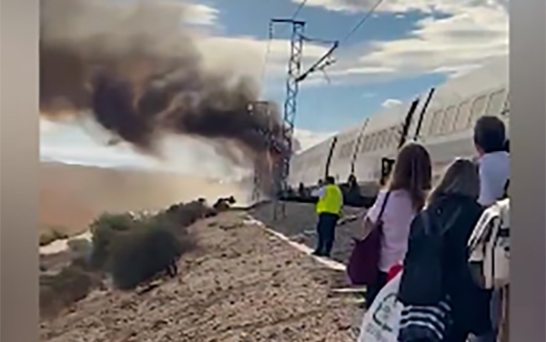 Corte en AVE Madrid-Barcelona afecta a 20,000 viajeros