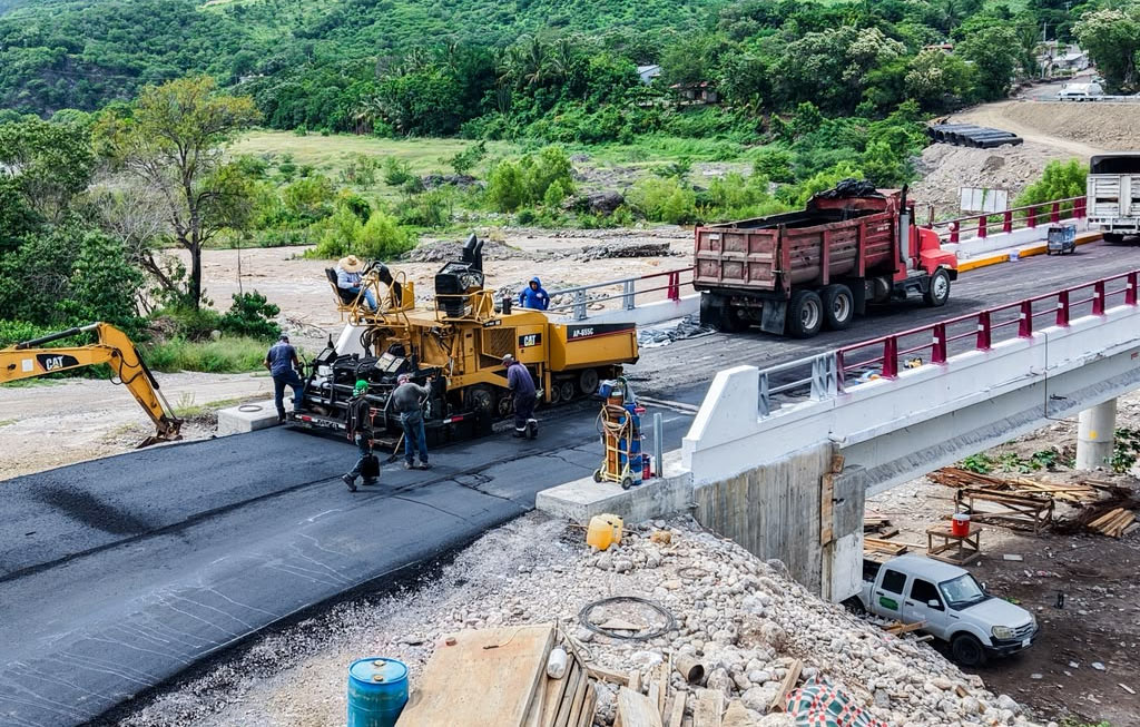 Puente Las Tunas en Colima alcanza 92% de avance