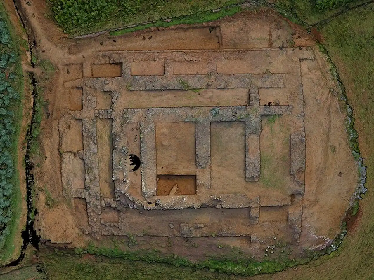 Descubren edificio de 100 metros en antigua Taxila, Pakistán, frente al templo griego de Jandial