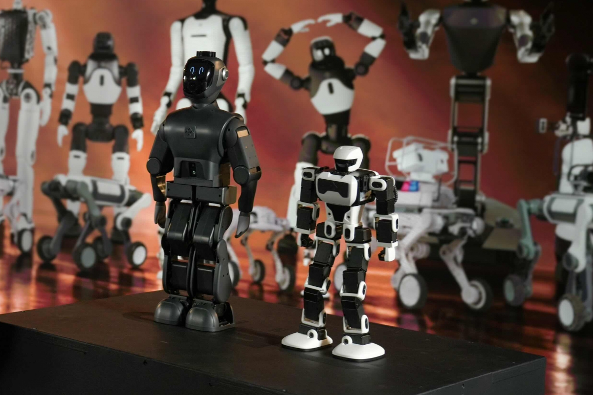 Faraday Future anuncia dos humanoides y limita producción del FF Nova