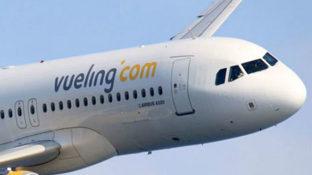 Avión aterriza de emergencia en Barcelona tras incendio en motor