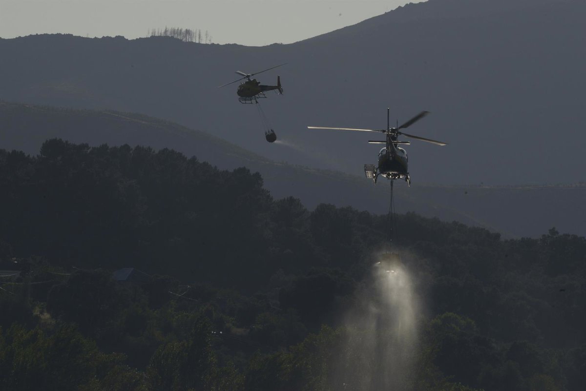Incendio en Visma, A Coruña, moviliza helicópteros y medios de extinción