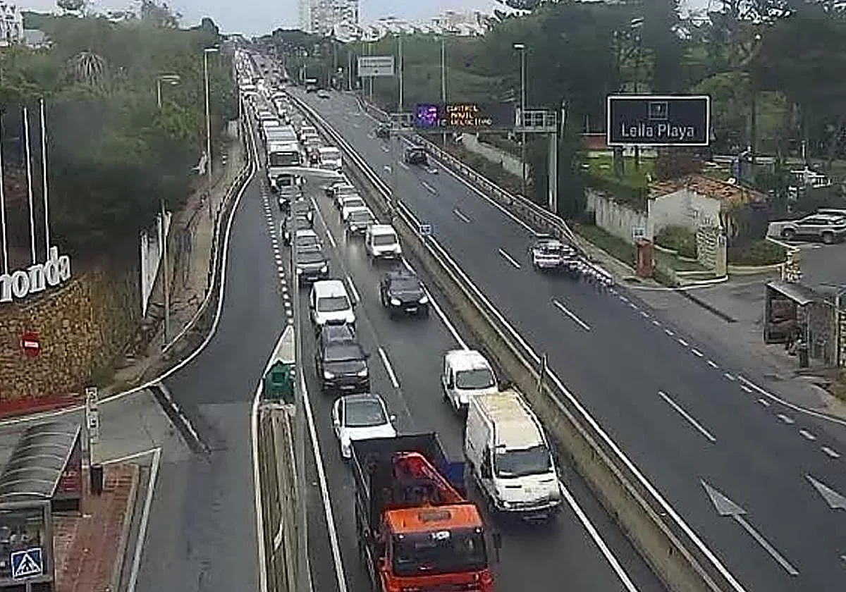 Estado actual de las carreteras en Málaga con atascos en Rincón de la Victoria y Cártama