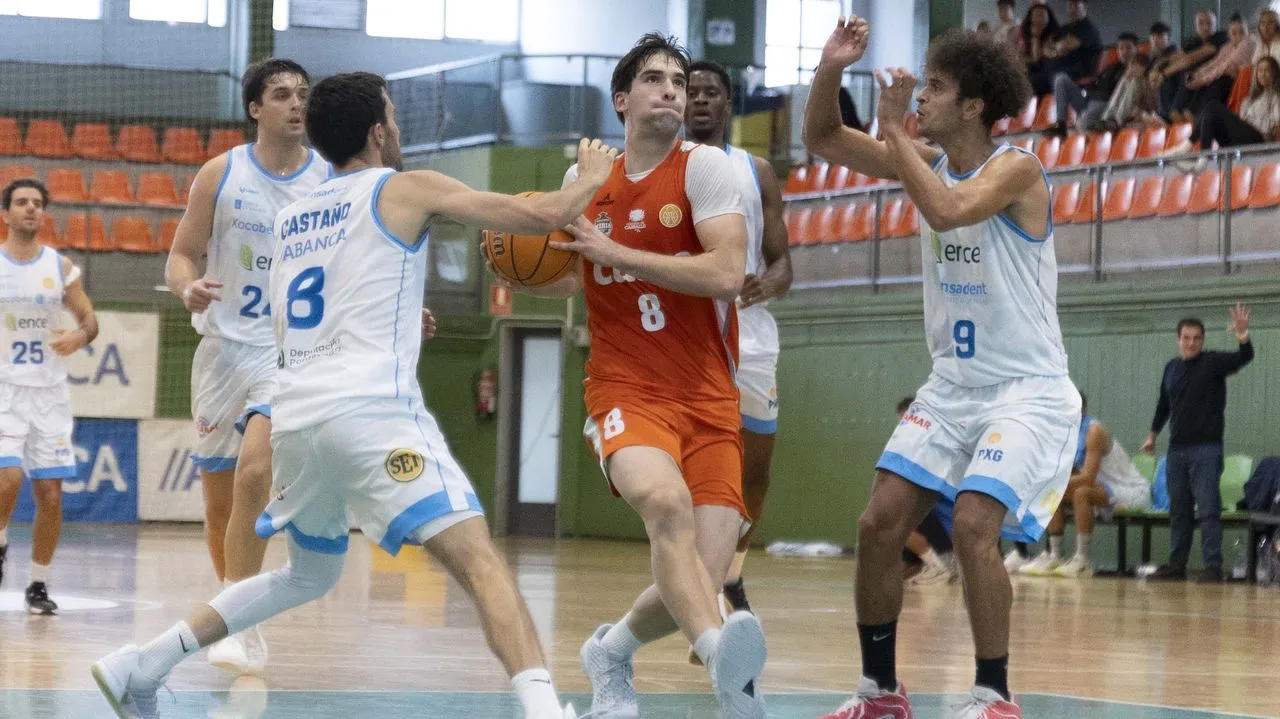 Basket Xiria recibe al Caja Rural en Vila de Noia