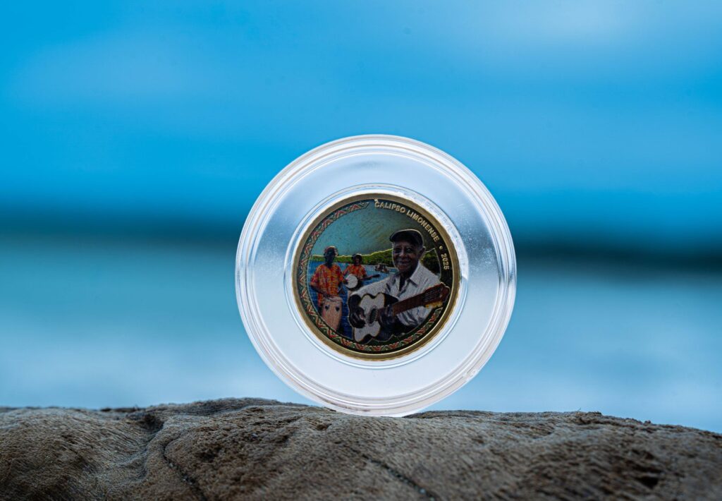 Nueva moneda de 100 colones homenajea al calipso limonense y Walter Ferguson